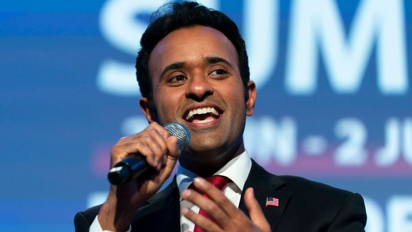 అమెరికా అధ్యక్ష అభ్యర్ధి పోరులో ట్విస్ట్-వివేక్ రామస్వామి యూటర్న్-ట్రంప్ వెనుకే..!