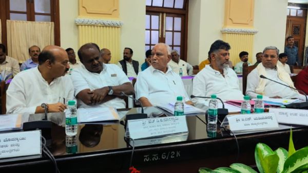 అఖిలపక్ష సమావేశం, అందరూ ఒక్కటే అని తేల్చేసిన సీఎం, అయితే ఆ విషయంలో మాత్రం !