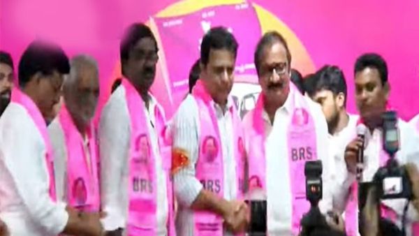 బీఆర్ఎస్‌లోకి భద్రాద్రి బీజేపీ అధ్యక్షుడు సత్యనారాయణ: ఆ రెండు పార్టీలపై కేటీఆర్ నిప్పులు