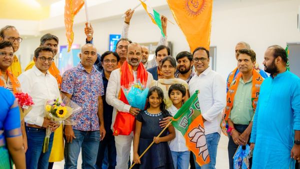 అమెరికాలో బండి సంజయ్‌కి ఘన స్వాగతం: టైమ్స్‌స్క్వేర్‌లో ఫొటోలు