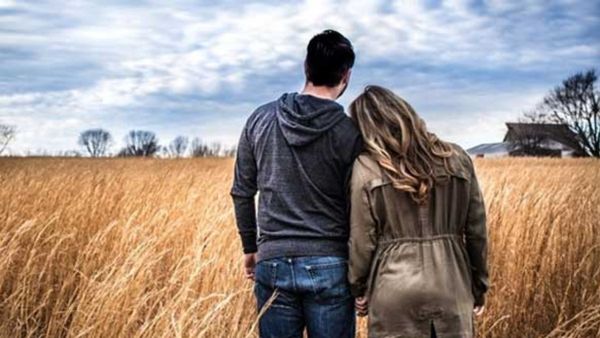 లేడీ పోలీస్ కు ప్రియుడు, ఇద్దరు పోలీసుల కామపురాణం స్టోరీతో నాలుగు శవాలు !