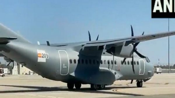 C-295 Flight: భారత్‍లోకి సీ-295 విమానం.. వడోదర ఎయిర్ బెస్‍లో ల్యాండ్..
