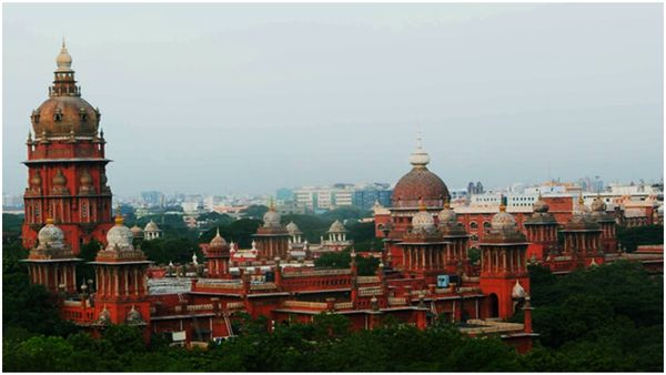 మద్రాస్ హైకోర్టు సంచలన తీర్పు-రేప్, అట్రాసిటీ కేసులో 215 మంది అధికారులకు జైలు..