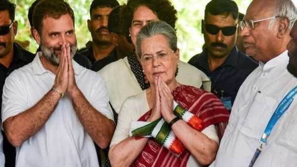 వార్ రూమ్ లో కాంగ్రెస్ స్క్రీనింగ్ కమిటీ; టికెట్ కోసం నేతల టెన్షన్!!