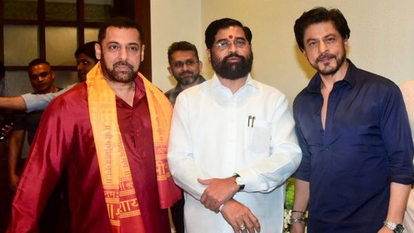 సీఎం ఇంట్లో బాలీవుడ్ స్టార్స్ సందడి.. ఎందుకంటే!!