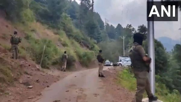 Encounter: జమ్ముకాశ్మీర్‍లో ఎన్‌కౌంటర్‌.. ఇద్దరు ఉగ్రవాదులు హతం..