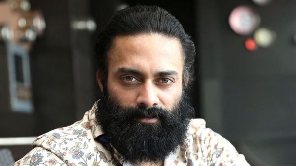 మాదాపూర్ డ్రగ్స్ కేసు: హీరో నవదీప్ ఇంట్లో సోదాలు; పిటీషన్ పై హైకోర్టులో విచారణ!!