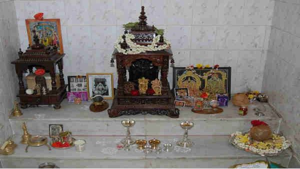 ఇంట్లో ఈ దేవుళ్ళ విగ్రహాలను పొరబాటున కూడా పెట్టకండి.. పెడితే కష్టాలు!!