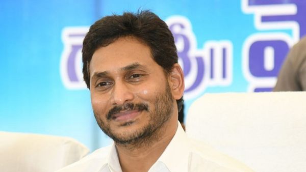 పొత్తుల వేళ, ఆ ఇద్దరి మూలాలపై గురి - సీఎం జగన్ కీలక నిర్ణయం..!!