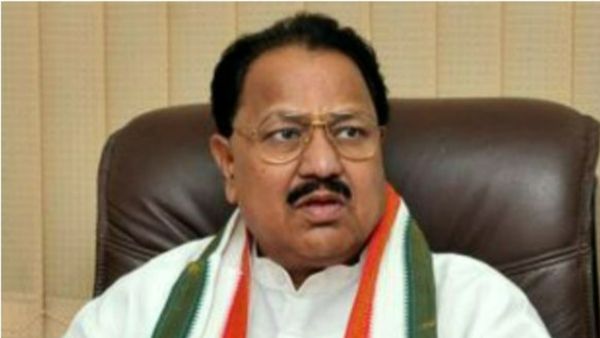 D Srinvias: విషమంగా డీ శ్రీనివాస్ ఆరోగ్యం.. ఐసీయూలో చికిత్స..!