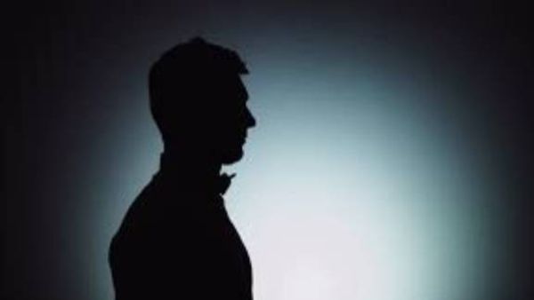 Viral Video: రూ.3100 కోసం నగ్నంగా ఊరేగించాడు.. వైరల్ అవుతోన్న వీడియో..