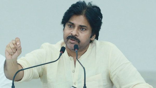 ఢిల్లీ తాజా సంకేతాలు, పవన్ కేంద్రంగా - ఏపీ పొత్తుల్లో కొత్త లెక్కలు..!!