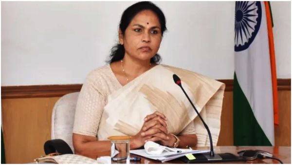 కోట్లలో డీల్ చేసిన చైత్రా, నాకు సంబంధంలేదని చెప్పిన కేంద్ర మంత్రి శోభా మేడమ్ !