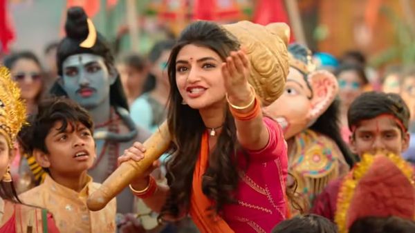 శ్రీలీల.. తొక్కిపడేసిందిగా: డజను క్రేజీ సినిమాలు