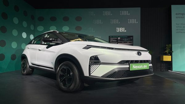 Tata Nexon EV: నెక్స్ట్ లెవెల్ లగ్జరీ కారు: రూ.21 వేలతో బుకింగ్: ఫీచర్స్ ఇవే