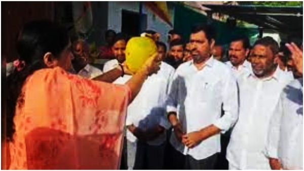 చంద్రబాబు విడుదలవ్వాలని తిరుమలకు పాదయాత్ర చేస్తున్న టీడీపీనేతలు!!