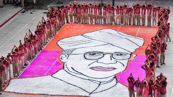 Teachers day 2023: బ్రతుకు నేర్పిన గురువులకు వందనం; టీచర్స్ డే ఎందుకు జరుపుకుంటామంటే!!