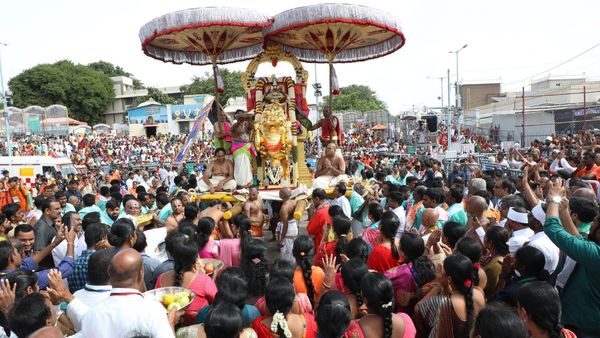 తిరుమలలో కల్పవృక్ష వాహనంపై రాజమన్నార్ అలంకారంలో శ్రీ‌ మలయప్ప !