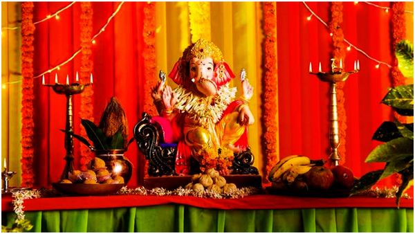 వినాయక చవితికి సంబంధించిన వాస్తు నియమాలు పాటిస్తే లక్ష్మీ కటాక్షం!!