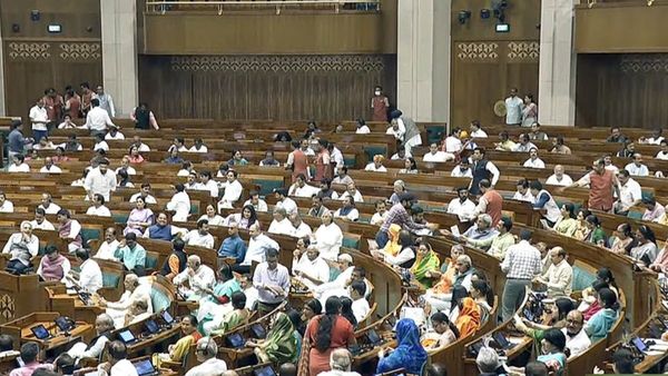 మహిళా రిజర్వేషన్ బిల్లును వ్యతిరేకించిన ఇద్దరు ఎంపీలు: ఎవరంటే?