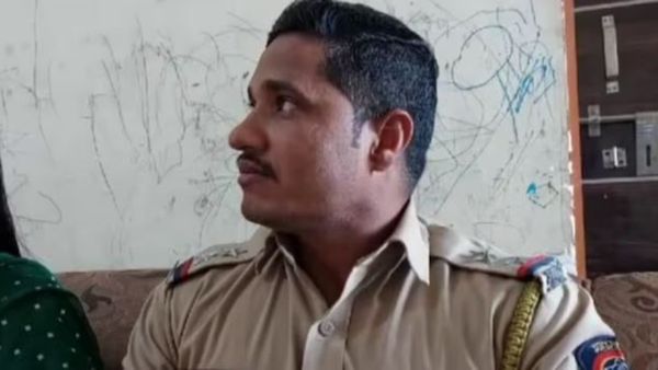 Dream 11: ఆన్‌లైన్ బెట్టింగ్ యాప్‍లో రూ.1.5 కోట్లు గెలిచిన ఎస్సై.. సస్పెండ్ చేసిన అధికారులు..