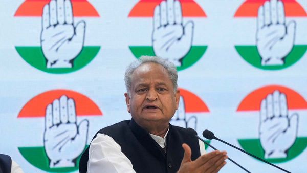 రాజస్తాన్ లో మహిళలకు ఏటా 10 వేలు-కాంగ్రెస్ మరో గ్యారంటీ..!