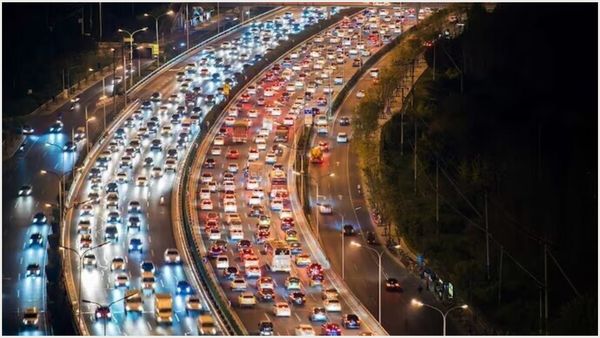 ఐటీ ఉద్యోగులకు అలర్ట్, యాజమాన్యంతో ప్రభుత్వం చర్చలు, టైమింగ్స్ లో భారీ మార్పులు !