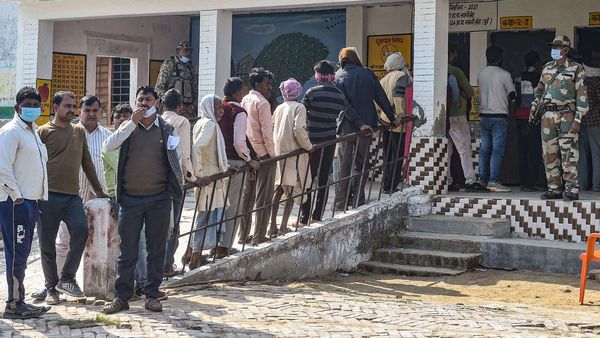 40 ఏండ్ల‌ త‌ర్వాత తొలిసారిగా ఓటు వేయ‌నున్న బ‌స్త‌ర్‌లోని 40 గ్రామాలు...