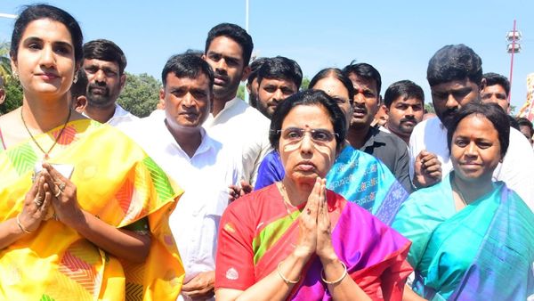 జనంలోకి భువనేశ్వరి, నేడే ఆరంభం - గేమ్ ఛేంజర్ అవుతారా..!!