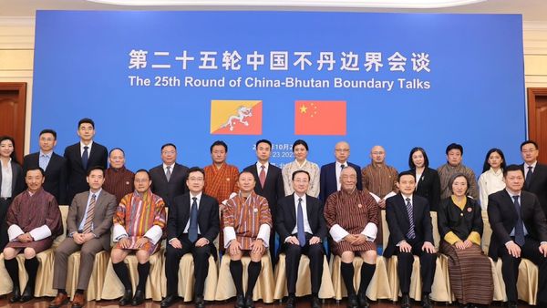 భారత్ కు ఇబ్బందికరంగా చైనా ఎత్తులు ? భూటాన్ తో చర్చలపై అలర్ట్..