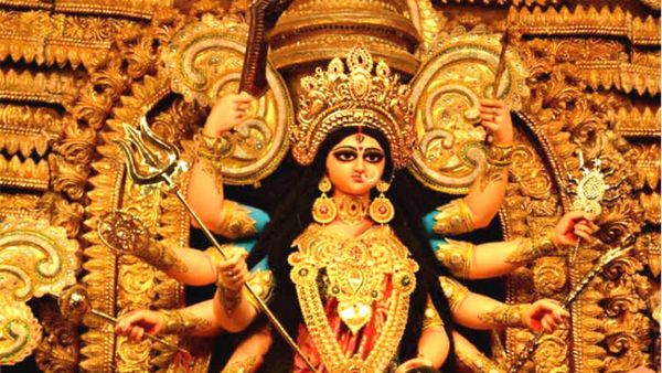  దేవీ శరన్నవరాత్రులు: 9 రూపాలలో దర్శనం ఇవ్వనున్న దుర్గాదేవి!!
