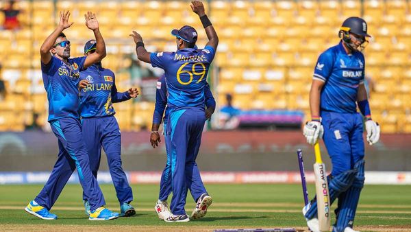 SL vs ENG : ఇంగ్లండ్ కు చుక్కలు చూపించిన లంక బౌలర్లు- 156కే ఆలౌట్..