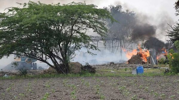 బాణసంచా తయారీ కేంద్రంలో భారీ అగ్ని ప్రమాదం: పది మంది మృతి, ఆరుగురికి తీవ్రగాయాలు