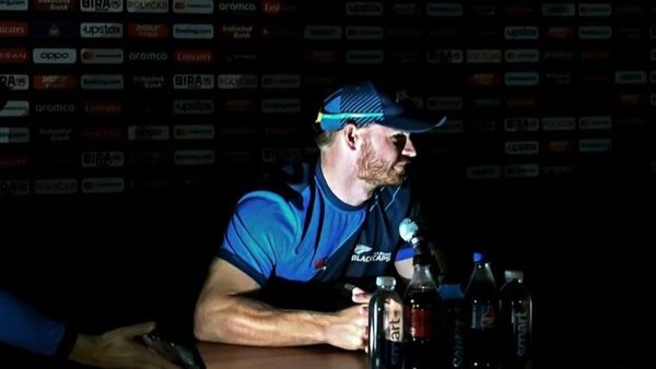 హైదరాబాద్‌లో చీకట్లో మగ్గిన న్యూజిలాండ్ క్రికెటర్లు