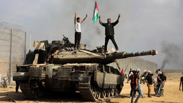 ముప్పేట దాడిలో ఇజ్రాయెల్- భీకర పోరు