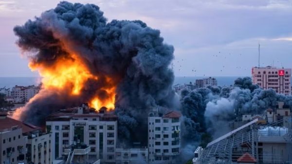 భారత్ కు ఇజ్రాయెల్ పోరు దెబ్బ ? ఎన్నికల వేళ చమురు మంట, రూపాయి పతనం భయాలు ?