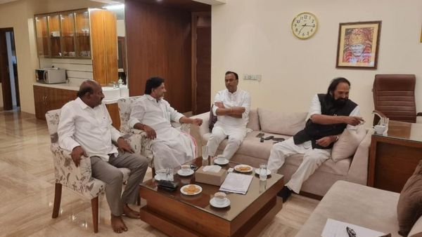 కోమటిరెడ్డి.. ఘర్ వాపసీ: బీఆర్ఎస్ మాజీ ఎమ్మెల్యే కూడా