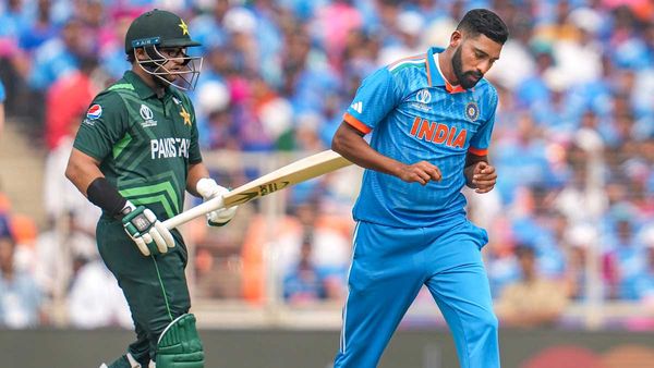 World Cup 2023, IND vs PAK: సిరాజ్ అండర్ అటాక్: బ్యాక్ అండ్ బ్యాక్ బౌండరీలు: ఏకి పడేస్తోన్న ఫ్యాన్స్