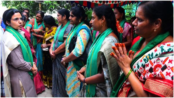 మీ త్యాగాలు వృధా కావు; రాజధాని అమరావతి నిర్మాణం జరిగి తీరుతుంది: నారా భువనేశ్వరి