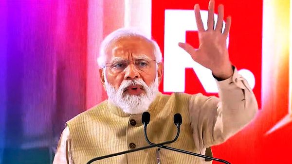 రిపబ్లిక్ డే వేడుకలకు ప్రధాని మోదీ ఎవరిని ఆహ్వానించారంటే ?, చిరంజీవి సినిమా గుర్తుకు వస్తే!