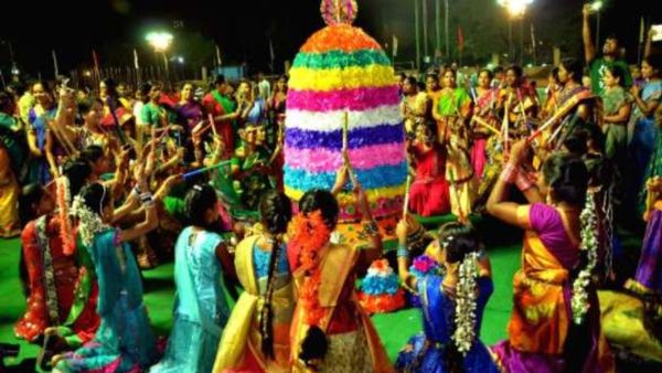 మూడోరోజు ముద్దపప్పు బతుకమ్మ.. ఏం చేస్తారంటే!!