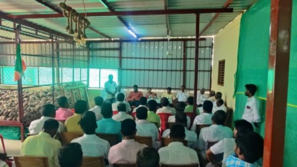 ఇష్టం వచ్చినట్లు పార్టీలు మారితే మేము గొర్రెల్లా రావాలా ?, మేడమ్ కు షాక్ మీద షాక్, నువ్వేపో !