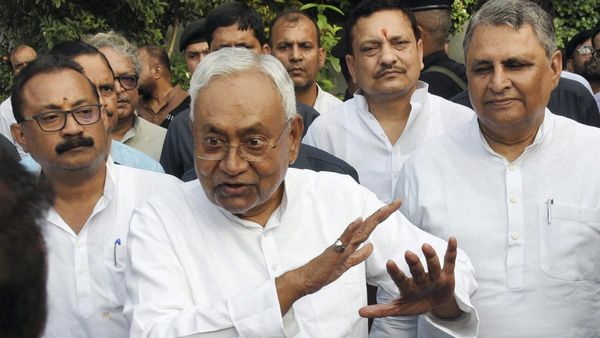 రేపు బీహార్లో అఖిలపక్ష భేటీకి నితీష్ పిలుపు-కులగణన ఫలితాలతో బీజేపీపై ఒత్తిడి పెంచేలా..