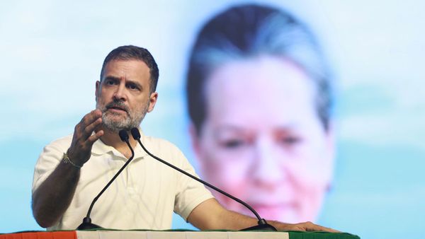 కేసీఆర్‌పై సీబీఐ, ఈడీ కేసు పెట్టలేదు, ఎందుకు?: ’మేడారం‘ జాతీయ పండగ అంటూ రాహుల్ కీలక వ్యాఖ్యలు