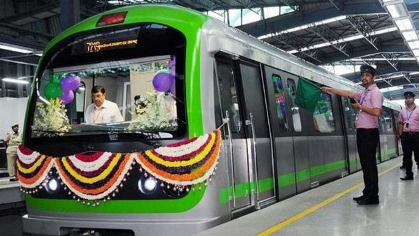 బెంగళూరు మెట్రో, పట్టాలు తప్పిన రీరైలు, ప్రయాణికుల పరిస్థితి ?, ఏం జరిగింది !