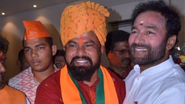 వనవాసం ముగిసింది: ఏడాది తర్వాత బీజేపీ ఆఫీసుకు రాజా సింగ్