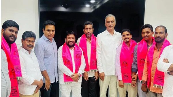 బీజేపీకి షాక్: కేటీఆర్, హరీశ్ సమక్షంలో బీఆర్ఎస్‌లోకి రమాకాంత్ రావు