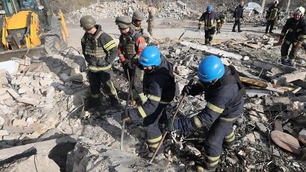 Russia-Ukraine : ఉక్రెయిన్ పై రష్యా భీకర దాడులు- 50 మంది మృతి..?