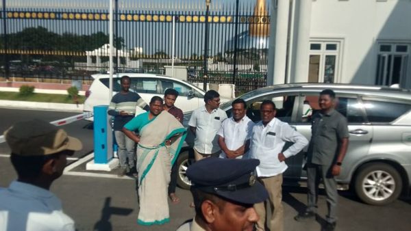 ఎమ్మెల్యే సీతక్కకు చేదు అనుభవం..!!