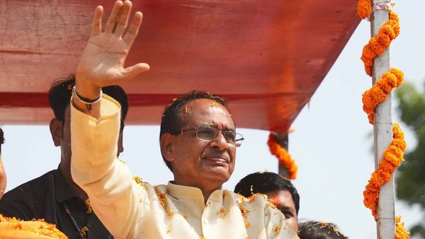 మధ్యప్రదేశ్ ఎన్నికలు: ఎట్టకేలకు ముఖ్యమంత్రికి టికెట్ వచ్చింది, 57 మందితో జాబితా రిలీజ్